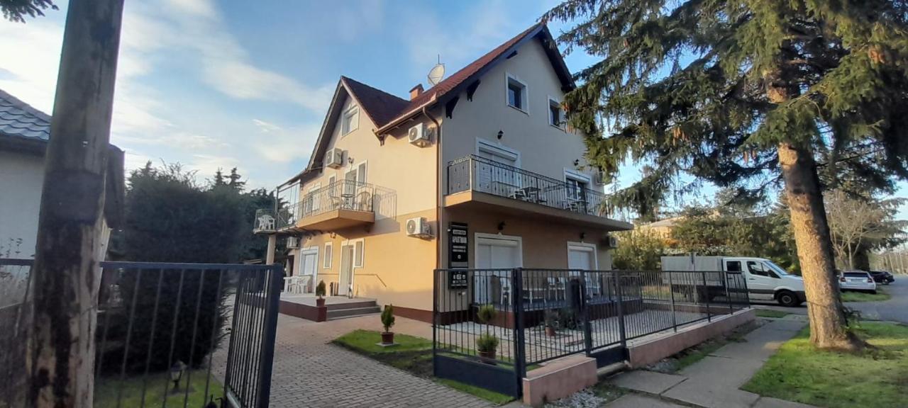 Gabor Aron Apartment Hajdúszoboszló Dış mekan fotoğraf
